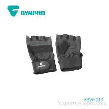 gants de levage de poids au gymnase